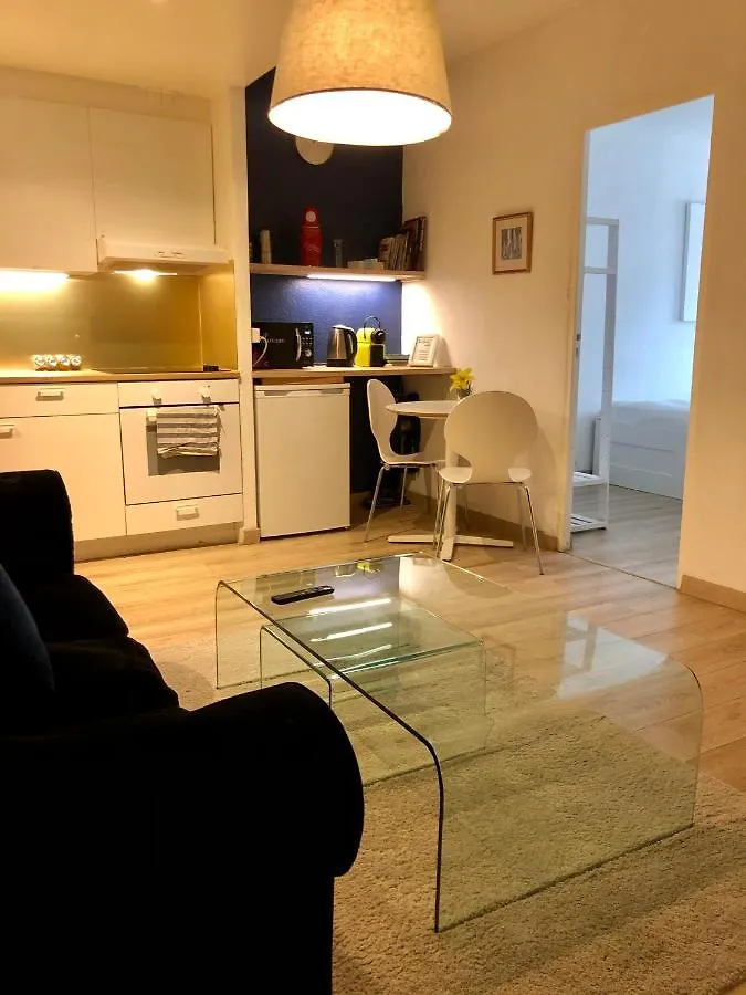 Cool & Central 2 Bedroom In Heart Of Eaux-Vives Geneva