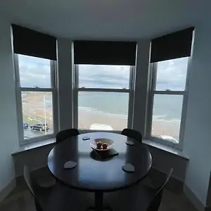 https://superb-2-bedroom-sea-view-flat.yorkshirehotels.net