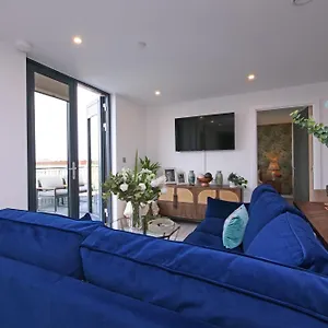 https://penthouse-panorama.yorkshirehotels.net